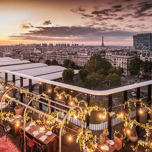 **** Hotel Novotel Porte Versailles Francie